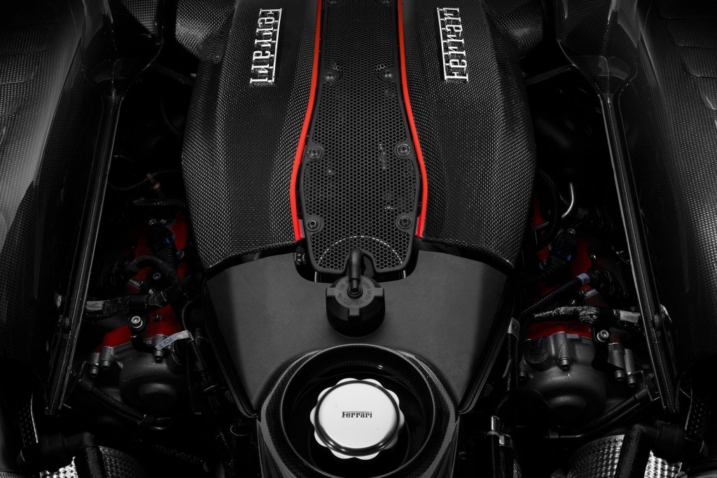 Ferrari-488_Pista-2019-1600-0d