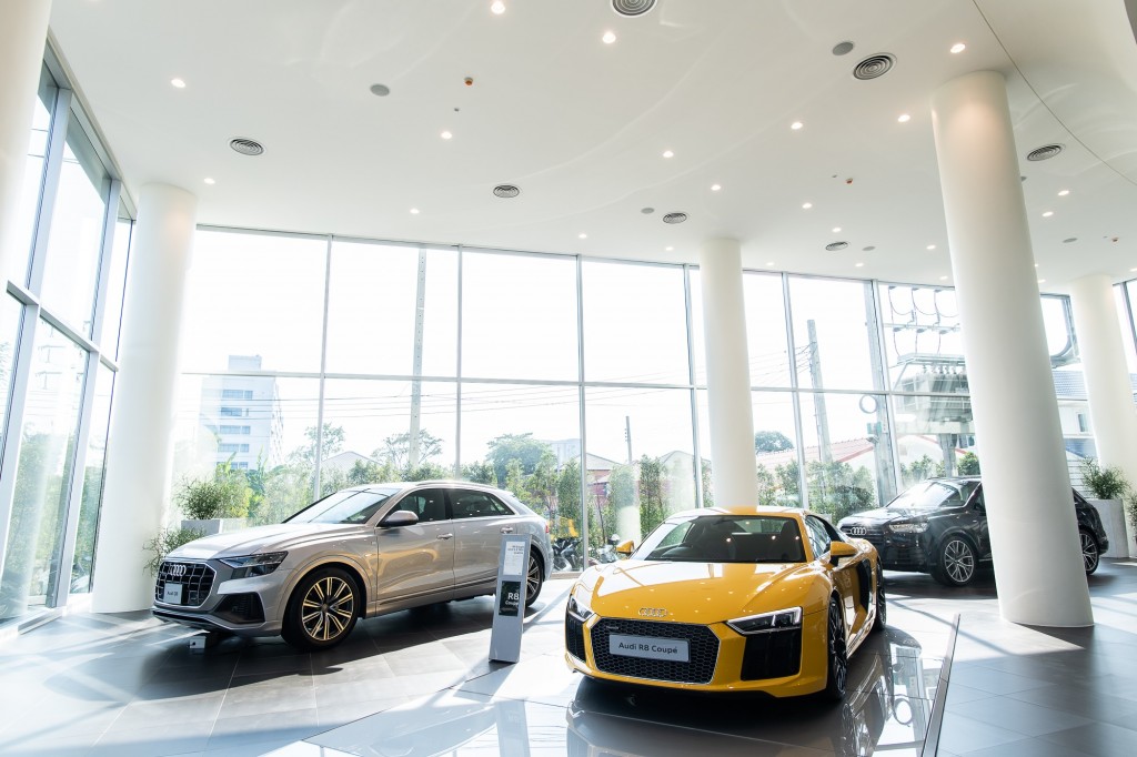 Audi Showroom 01