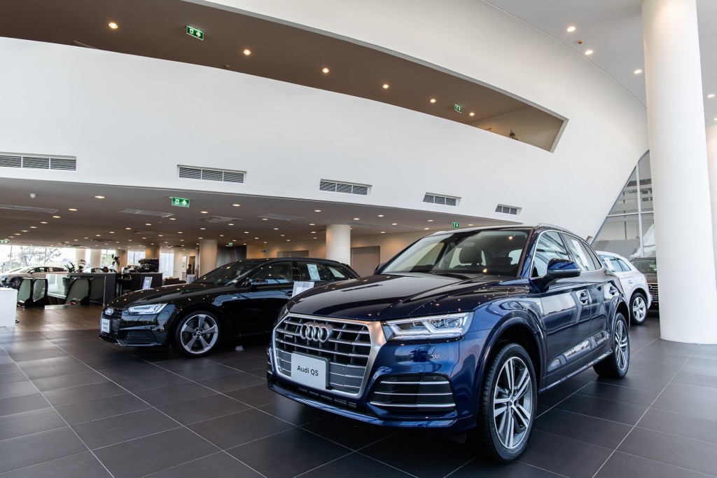 Audi  Showroom 02