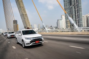 MITSUBISHI OUTLANDER PHEV