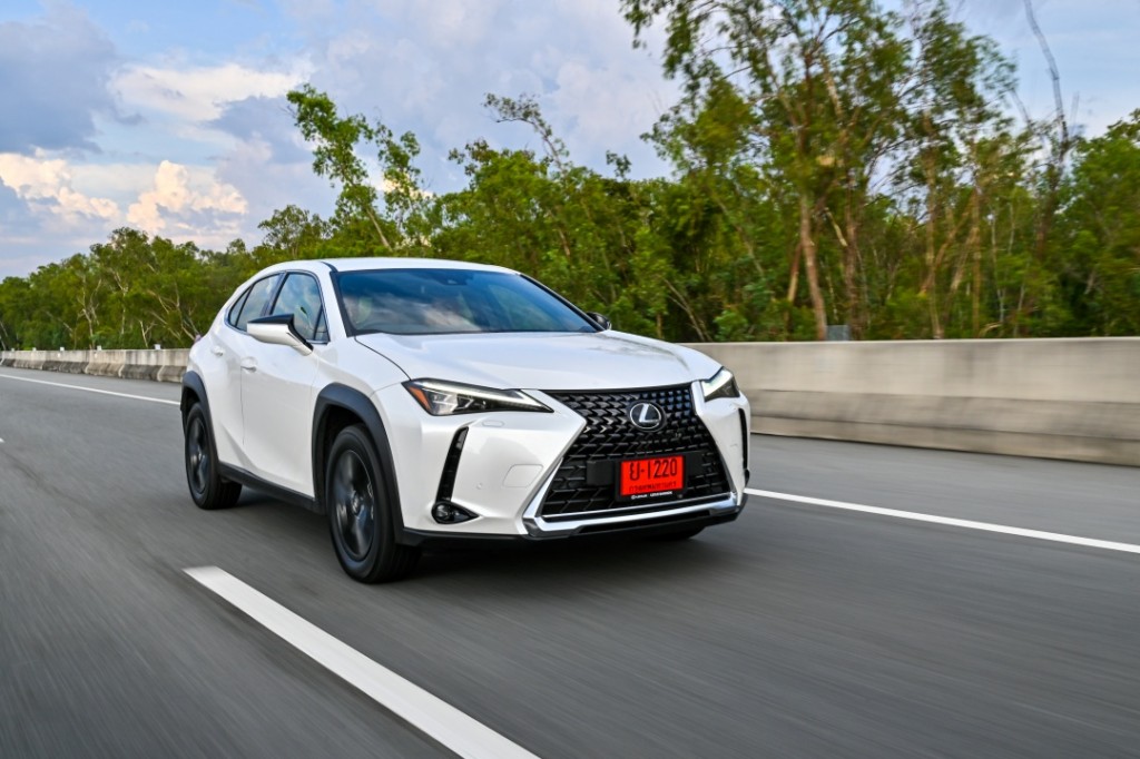 Lexus UX250H_15