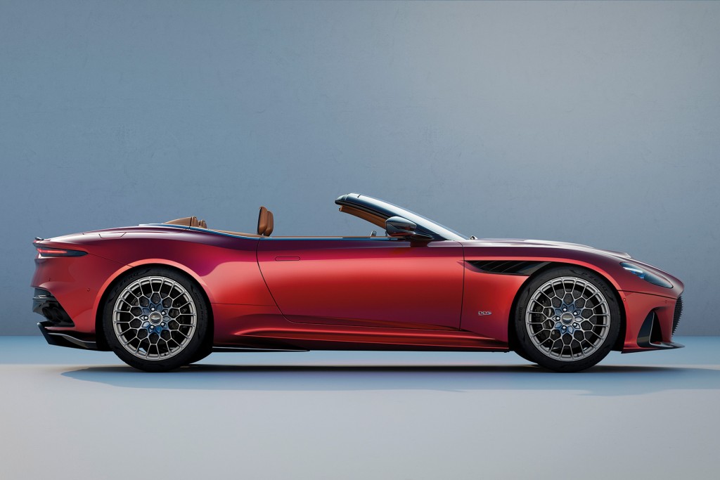 ASTON MARTIN DBS 770 ULTIMATE VOLANTE