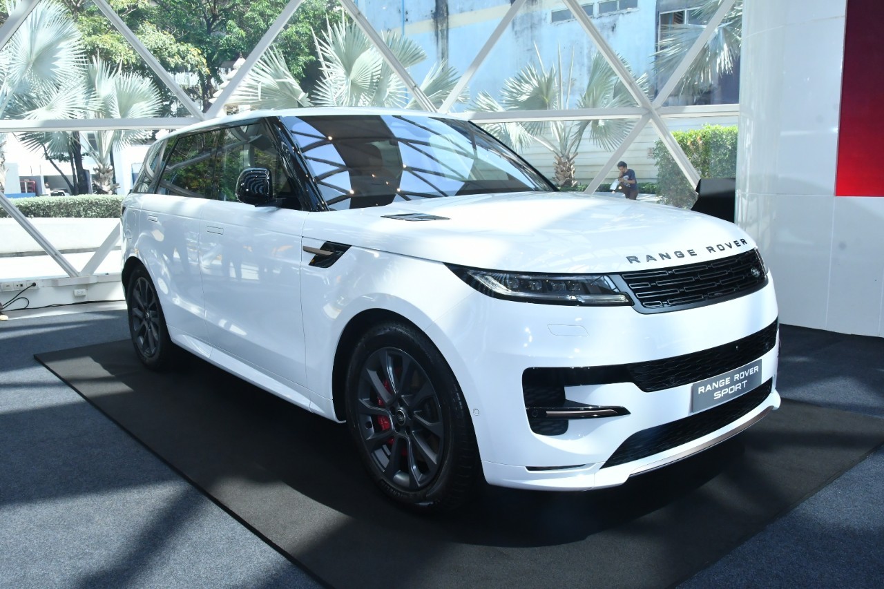 Range rover online hybrid plug in