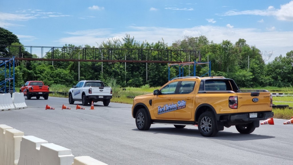 Ford DSFL ปีที่ 16_ School bus driver _04