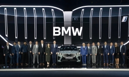BMW เปิดตัวสุดยอดยนตรกรรม