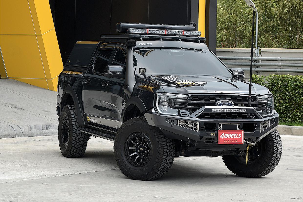 FORD RANGER WILDTRAK 4x4 อัศวินสีดำ สวยแกร่ง พร้อมลุย