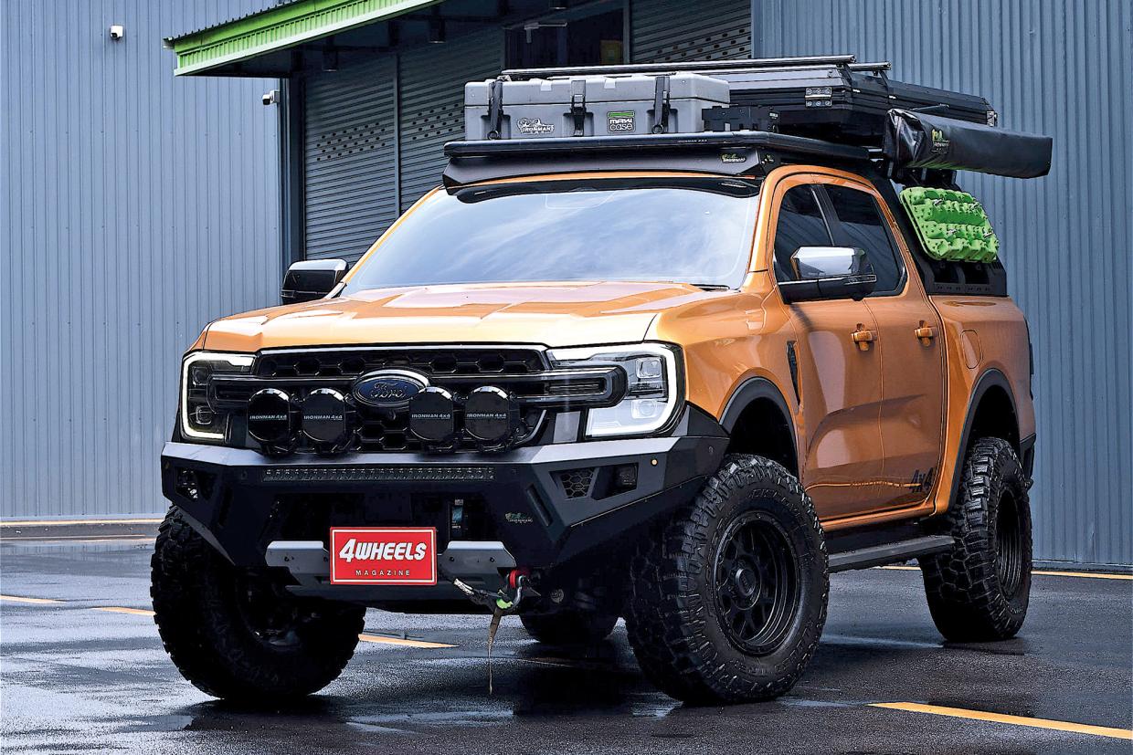 FORD RANGER WILDTRAK 4x4 ตัวแรงสีส้ม สวยแกร่ง พร้อมลุย