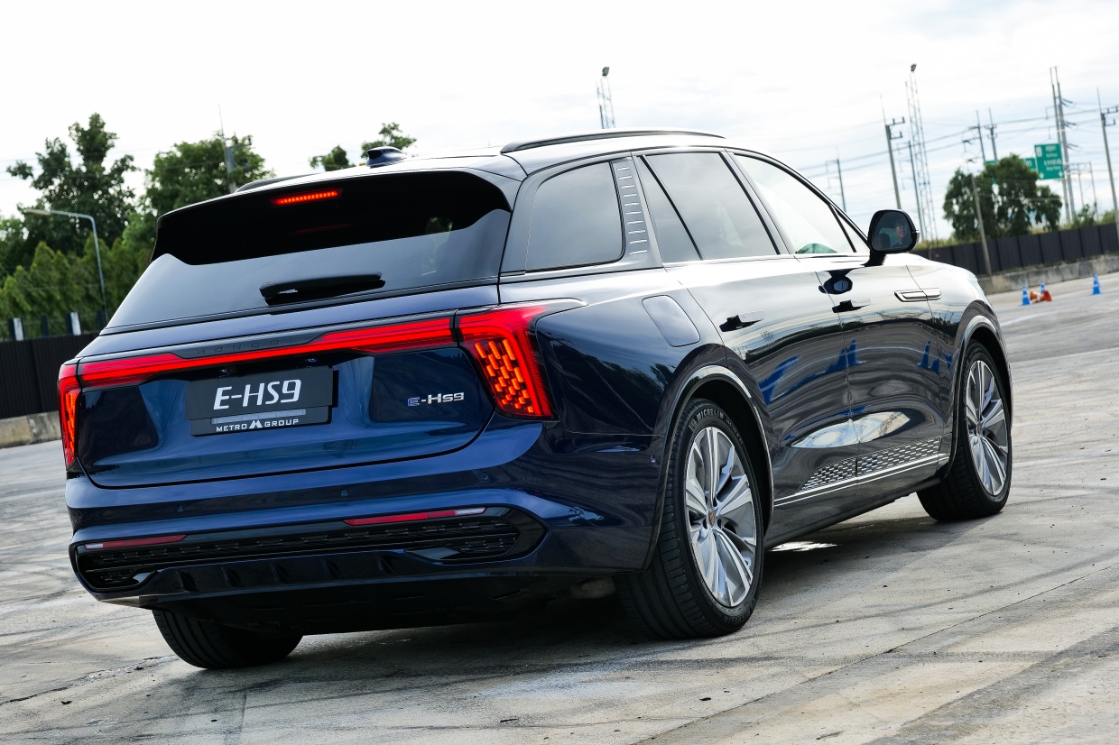 ลองขับ Hongqi E-HS9 รีวิว 2026 Metro Group