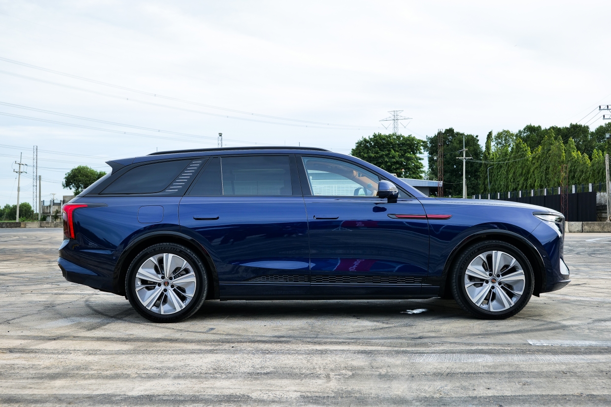 ลองขับ Hongqi E-HS9 รีวิว 2026 Metro Group