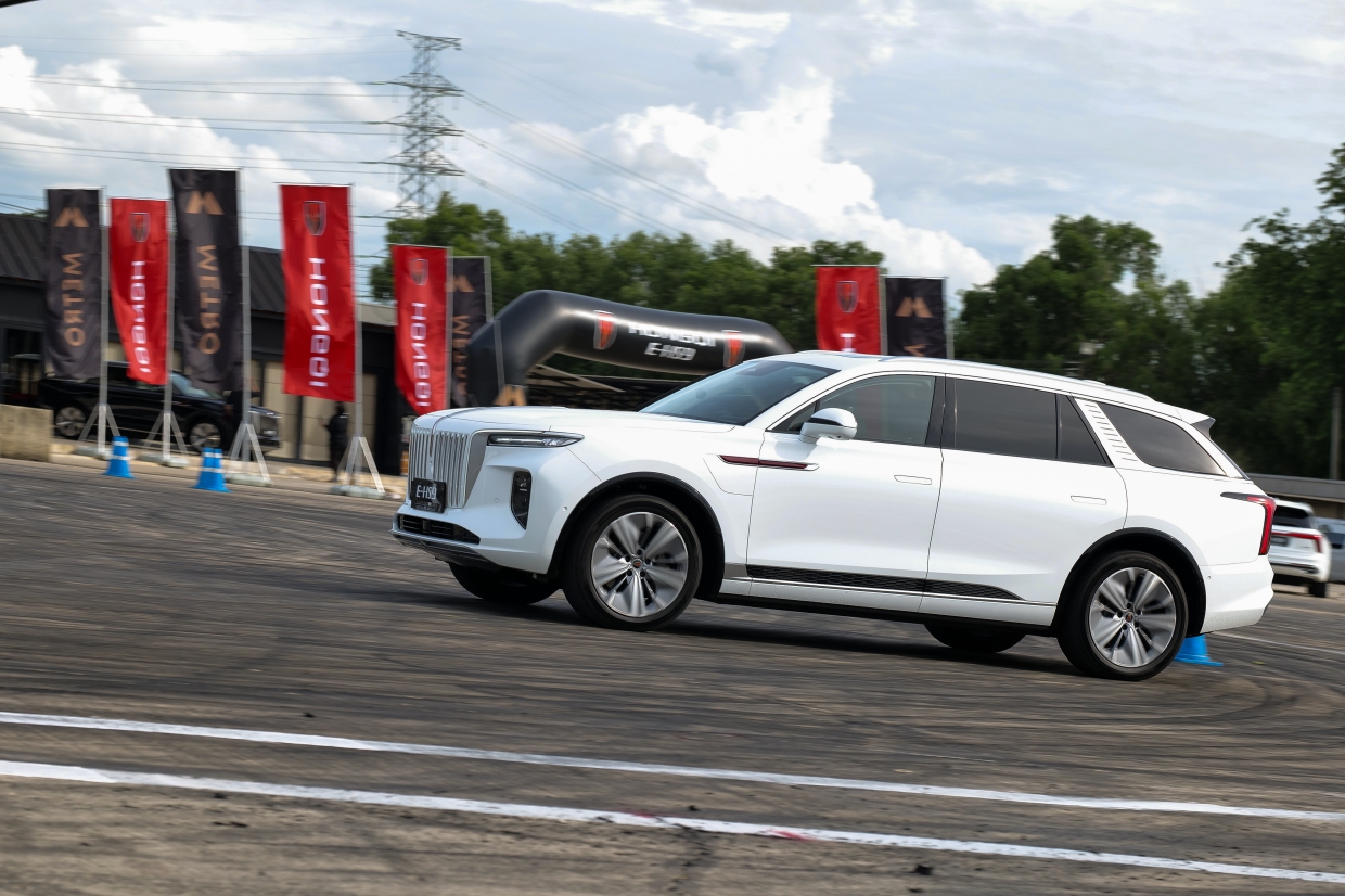 ลองขับ Hongqi E-HS9 รีวิว 2026 Metro Group