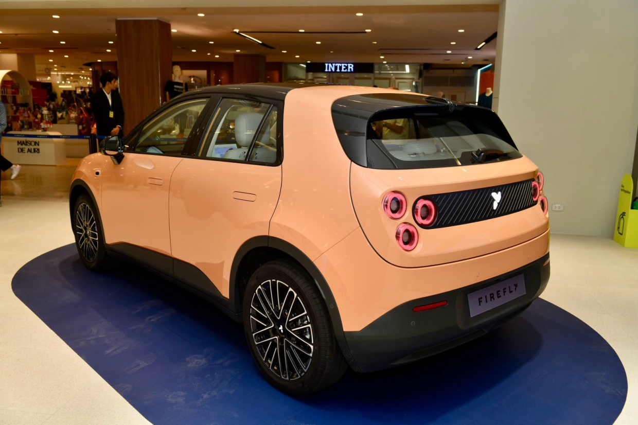 Nio Firefly Comfort Plus 2026 new Flagship ShowRoom Central World