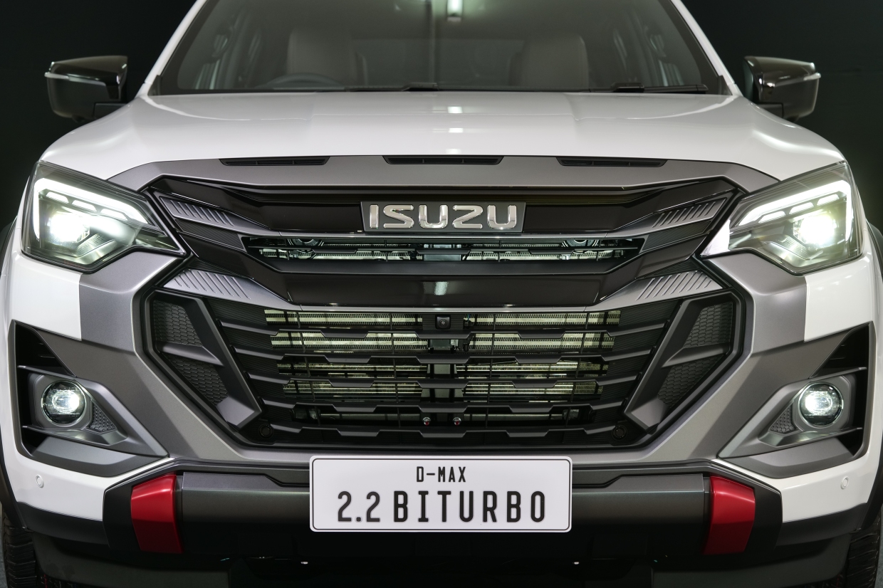 Isuzu V-Cross 4x4 สีใหม่ ดีไซน์กระจังหน้า Max-Tough Style เครื่องยนต์ 2.2 ไบเทอร์โบ