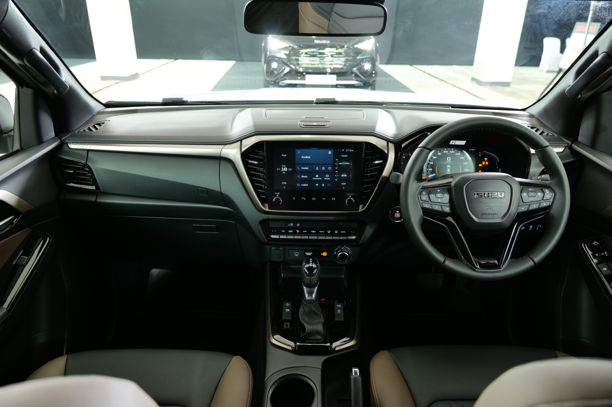 Isuzu V-Cross 4x4 สีใหม่ ดีไซน์กระจังหน้า Max-Tough Style เครื่องยนต์ 2.2 ไบเทอร์โบ